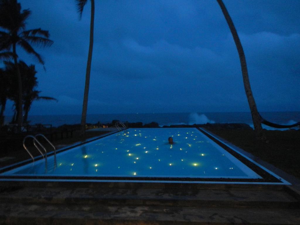 Silverlane Beach House Matara Rum bild