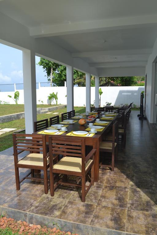 Silverlane Beach House Matara Rum bild